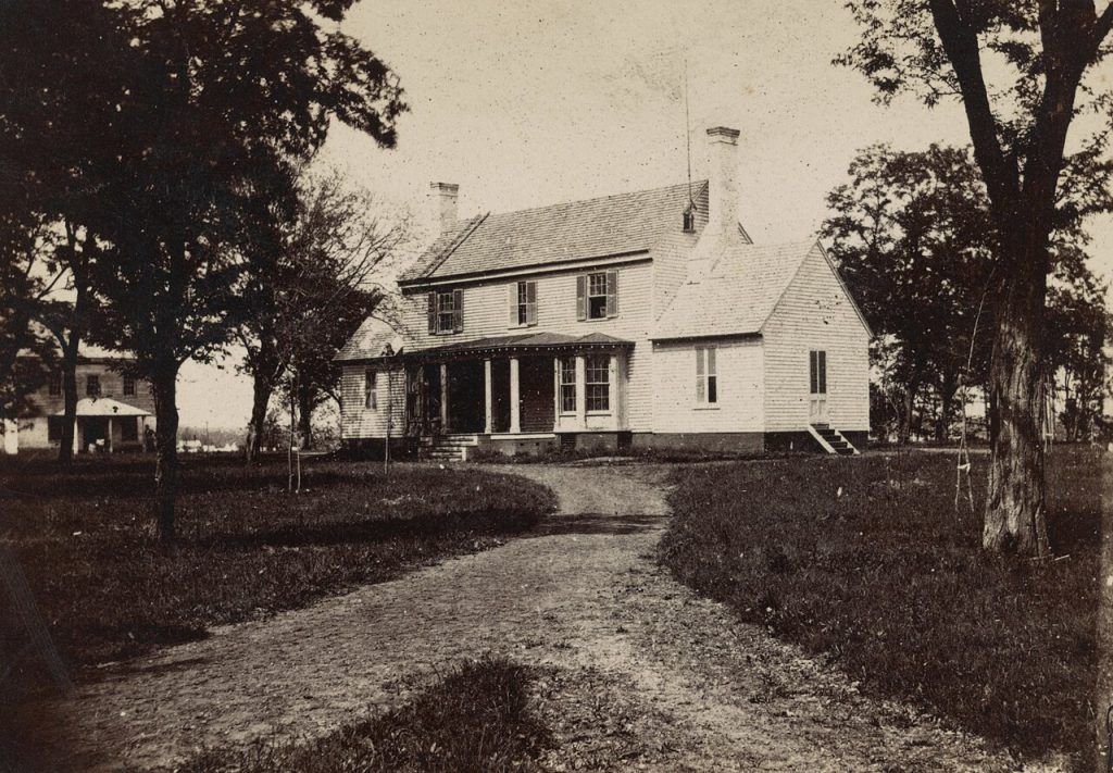 Photo of “White House” once belonging to the Custis family taken on May 17, 1862. It burned down in June, 1862, prior to Henry Cole Smith’s arrival.